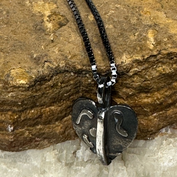 Vintage/Artisan Crafted Pendant & Chain - Stamped Sterling - Picture 5 of 9